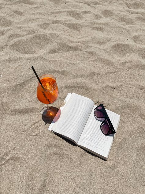 beach essentials 
aesthetic 
aperol spritz
quay sunglasses
Emily Henry
The People We Meet on Vacation 
European summer
Italy
Beach Club Italian Summer Beach Aesthetic, Aperol Spritz On The Beach, Drinking On Beach Aesthetic, Italian Beach Aesthetic, Books And Beach, Aperol Spritz Aesthetic, June Inspiration, People We Meet On Vacation, Italian Beach