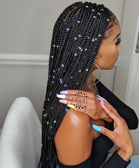 Master braider Pearl The Stylist is known for neat clean, top quality braid styles that inspire the protective styler within us. Hairstyles With Elastic, Latest Braided Hairstyles, Tan Skin Blonde Hair, Braids Hairstyles Pictures, Cool Braid Hairstyles, Natural Hair Styles Easy, Girls Braids, Braids For Black Women, African Braids Hairstyles