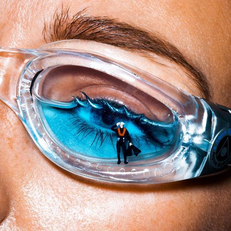 17.1 k mentions J’aime, 149 commentaires - Marius Sperlich (@mariussperlich) sur Instagram : "🏊🏻‍♀️🏊🏻‍♀��️🏊🏻‍♀️// QUESTION: Is the Diver on the inside or the outside of the swim goggles? Check…" Swimming Goggles Aesthetic, Marius Sperlich, Creative Arts Therapy, Swim Goggles, Close Up Photography, Swimming Goggles, Eye Art, Art Director, Makeup Art