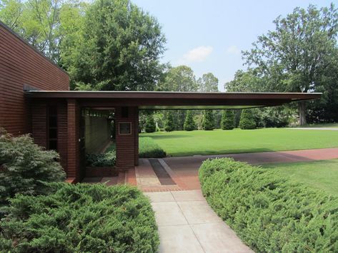 Rosenbaum House, Usonian House, Falling Water House, Frank Lloyd Wright Buildings, Frank Lloyd Wright Homes, Iconic Architecture, Mcm House, Frank Lloyd, Frank Lloyd Wright