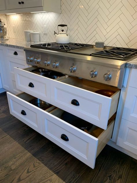 Kitchen Cooktop, Kitchen Cabinetry Design, Semi Custom Cabinets, Kitchen Cabinet Layout, Kitchen Stove, Cabinetry Design, Cabinet Ideas, Diy Cabinets, Functional Kitchen