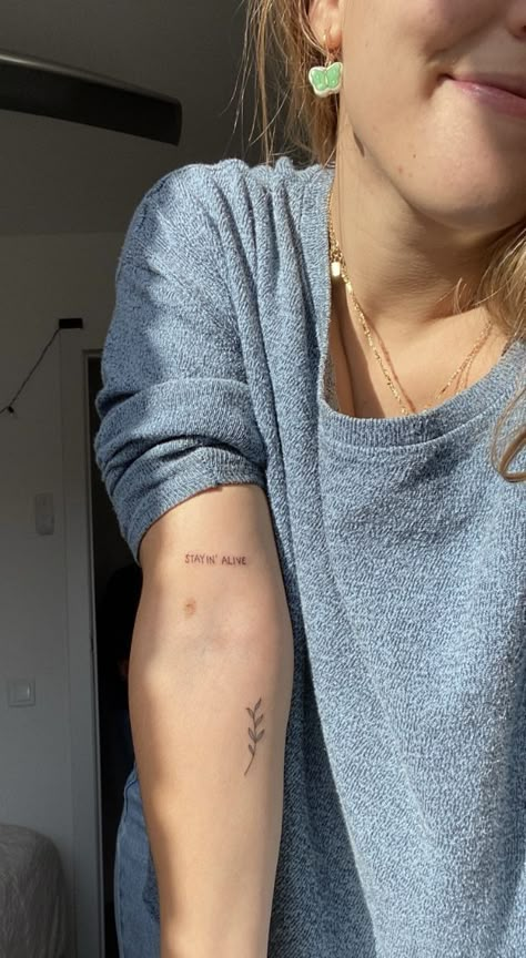 Small Wrist Vine Tattoo, Womens Small Back Tattoos, Alive Tattoo, Wörter Tattoos, Petite Tattoos, Discreet Tattoos, Dainty Tattoos, Subtle Tattoos, Tattoo S