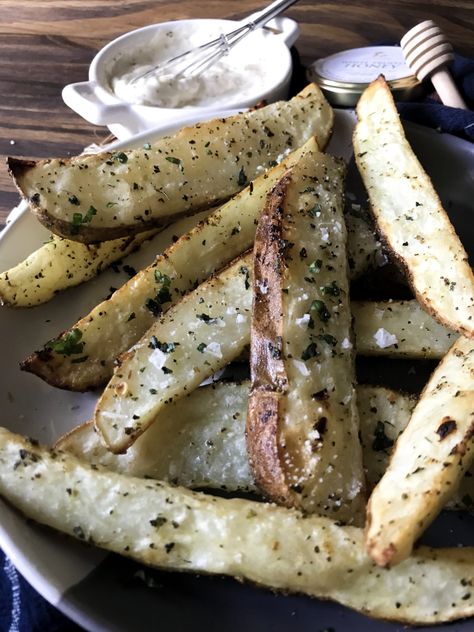 Air Fryer Parmesan truffle fries with garlic aoili – The table of spice Garlic Aoili, Parmesan Truffle Fries, Truffle Fries, Garlic Aioli, Chicken Shawarma, Potato Wedges, Aioli, Fryer Recipes, Cooking Ideas