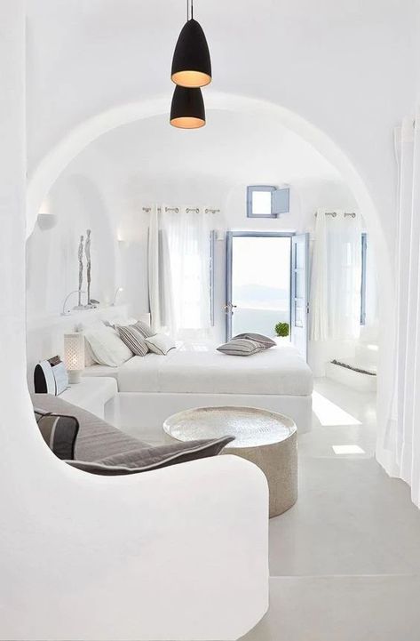 I love the natural soft round edges that you find in so many international properties, like this one found in Santorini, Greece. Greek Interior Design, Dana Villas, Minimalistic Interior, Straw Bale House, Villa Interior, White Interior Design, Trendy Bedroom, Honeymoons, Bedroom Hotel