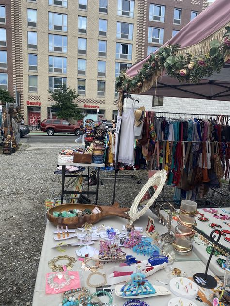 flea market, thrift, thrifting, thrift shop, brooklyn, nyc, new york city, thrifting in brooklyn new york Flea Market Aesthetic, Clothing Swap, Nyc Summer, Summer Marketing, Market Displays, Summer Bucket Lists, Summer Bucket, City Girl, Flea Market