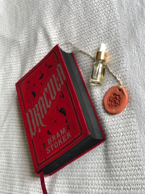 Dracula Aesthetic Book, Dracula Book Aesthetic, Dracula Bram Stoker Book, Vampire Magic, Dracula Book, Black Page, Unread Books, Recommended Books To Read, Bram Stoker