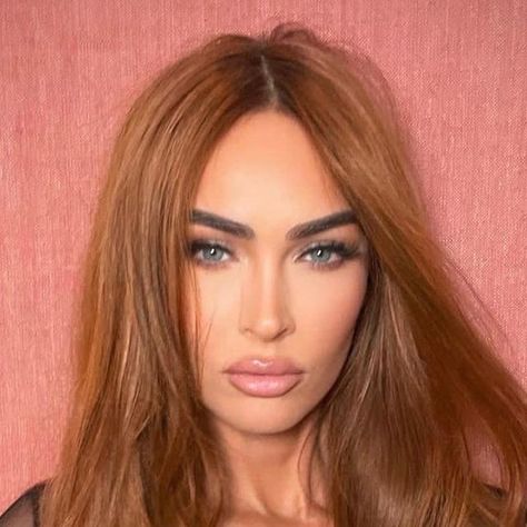 Megan Fox Fan on Instagram: "@dimitrishair blessing us✨" Megan Fox Copper Hair, Megan Fox Red Hair, Cowgirl Copper, Mega Fox, Megan Fox Hair, Megan Fox Style, Red Hair Green Eyes, Hair Color Caramel, Hair Color Auburn