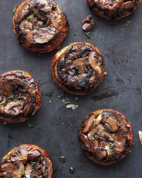 Upside-Down Mushroom Tartlets Phyllo Appetizers, Mushroom Tartlets, Tartlets Recipe, Hot Appetizers, Vegetarian Appetizers, Appetizers For Party, Appetizer Snacks, Upside Down, Finger Foods