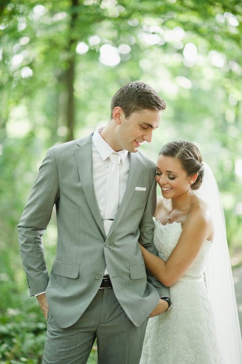 grey suit - open button, no tie Grey Suit White Tie, White Tie Groom, White Tie Wedding, Fair Wedding, Suits Groom, Grooms Suit, Grey Suits, Suit White, Couple Shots