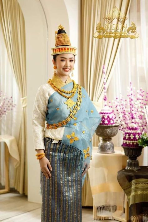 Thai Costume, Traditional Clothes, Traditional Costume, Folk Costume, Traditional Dresses, Laos, Traditional Outfits, Dresses, Clothes