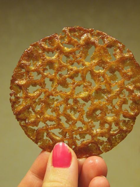 Honey Florentines Honey Florentines, Tuiles Recipe, Lace Cookies Recipe, Martha Stewart Cookies, Sugar Decorations For Cakes, Florentine Cookies, Crunch Topping, Honey Dessert, Lace Cookies