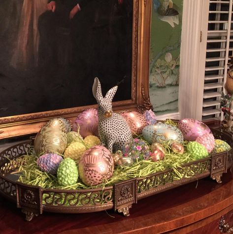 Egg Display, Glam Pad, Easter Table Settings, Easter Tablescapes, Easter Blessings, Easter Parade, Easter Inspiration, Easter Centerpieces, Easter Table Decorations