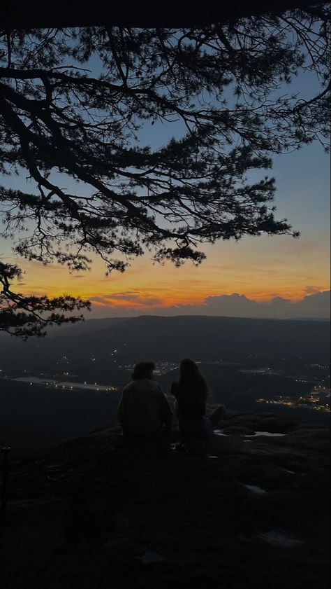 couples poses for sunset instagram aesthetic photoshoot travel Tennessee Countryside Couple Aesthetic, Katie Core Aesthetic, Katie Core, Tennessee Aesthetic, Travel Tennessee, Cole Walter, Tennessee Living, Couples Photo Ideas, Southern Summer