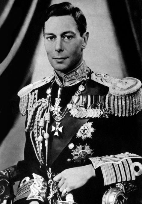 The Scandalous Story of How King George VI Became King | Reader's Digest Rainha Elizabeth Ii, Queen Mum, King George Vi, King George V, English Royalty, Elisabeth Ii, British Royal Families, Princess Elizabeth, Isabel Ii