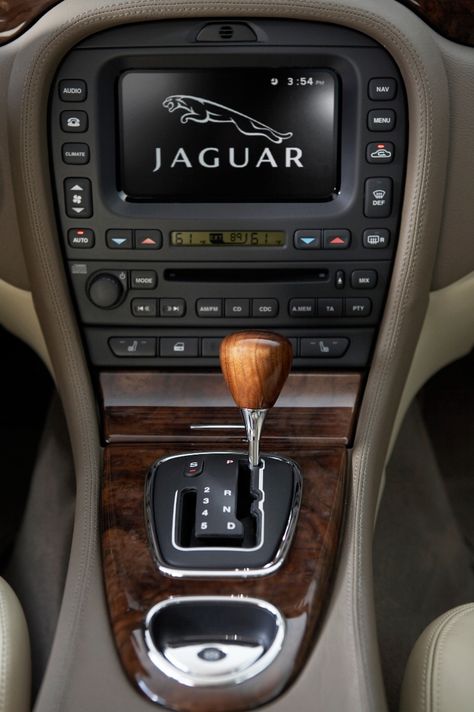 Jaguar Interior, Jaguar E Type Aesthetic, Jaguar Suv, Best Car Photo, Jaguar Wallpaper, Jaguar Xf Interior, Best Suv Cars, Jaguar Mk2 3.8, Jaguar Xk8