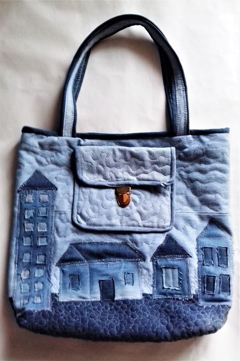 Recycled denim bag pattern, Reusable grocery bag Reusable Grocery Bags Pattern, Recycled Denim Projects, Grocery Bag Pattern, Upcycle Denim, Shoulder Bag Pattern, Recycled Denim Bags, Old Dress, Denim Bag Patterns, Shoulder Bags Pattern