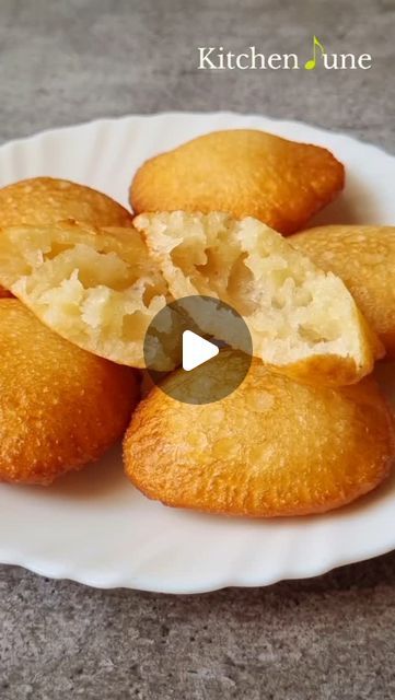 Maida Recipes Snacks, Maida Recipes, Malpua Recipe, Desi Desserts, Fried Snacks, Indian Sweets, Cooking Videos, Deep Fried, Desi