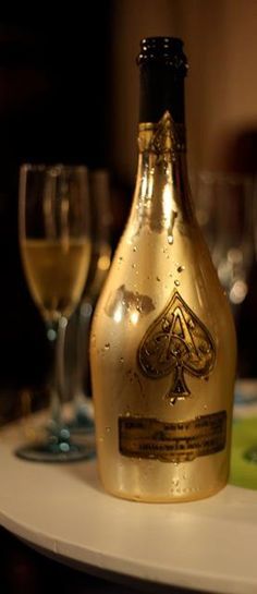 Ace Of Spades Bottle, Expensive Champagne, Armand De Brignac, Champagne Brands, Poppin Bottles, Pop Fizz Clink, Glass Of Champagne, Ace Of Spades, Gold Champagne