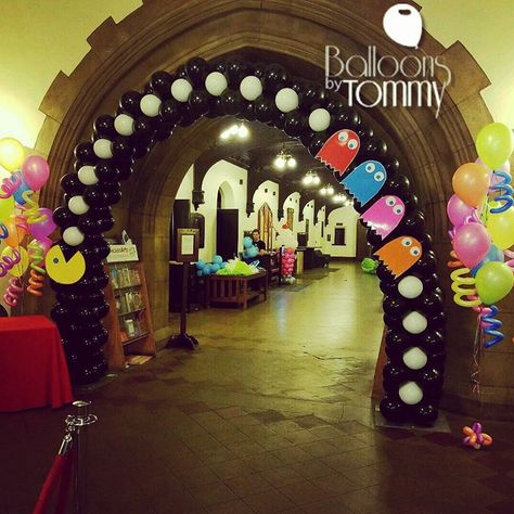 PacMan inspired balloon arch for an 80's party! | Balloons by Tommy | #balloonsbytommy Prom Entrance Ideas, Prom Entrance, 80s Prom Party, Pac Man Party, 1980s Prom, 80s Party Decorations, 80s Birthday Parties, 1980s Party, Party Entrance