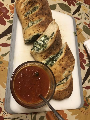 Spinach Stromboli Recipe, Spinach Stromboli, Ham And Cabbage Recipe, Cheese Stromboli, Football Food Appetizers, Ham And Cabbage, Easy Suppers, Stromboli Recipe, Spinach Cheese