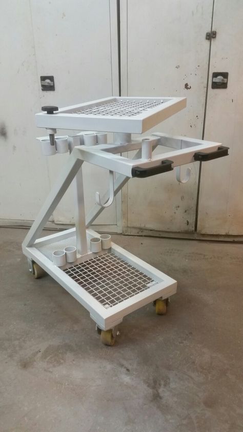 Welding Cart Plans, Welding Table Diy, Iron Furniture Design, Welded Metal Projects, Build A Table, Welding Shop, Welding Cart, Welding Tips, Tool Storage Diy