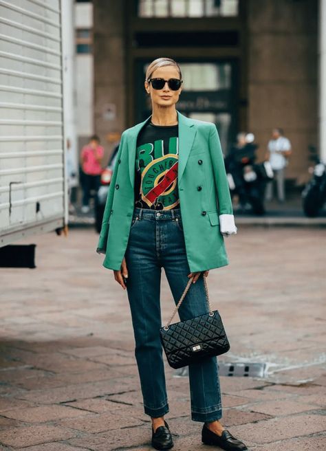 Shoes For Spring, Carolyn Murphy, Mode Hippie, Chic Jeans, Casual Chique, Style Blazer, Green Blazer, Jean Trends, Looks Street Style