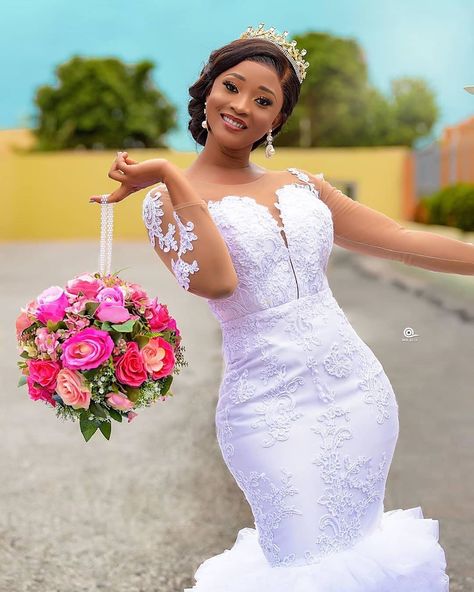 Lace Styles For Wedding, Nigerian Wedding Dresses Traditional, Latest Wedding Gowns, Plus Size Mermaid, Nigerian Wedding Dress, Long Sleeve Mermaid Wedding Dress, Girls Bridesmaid Dresses, African Bride, African Traditional Wedding