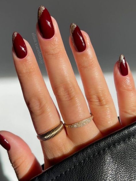 Maroon Nail Art, Maroon Nail Designs, Red And Gold Nails, Acrylic Pink, Maroon Nails, Gold Nail Designs, Romantic Nails, Ombre Nails Glitter, Gold Nail