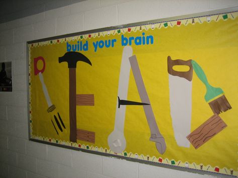 Build your brain bulletin board Building Theme Bulletin Board Ideas, Construction Themed Bulletin Board Ideas, Construction Theme Bulletin Boards, Construction Bulletin Board Ideas, Brain Bulletin Board, Construction Bulletin Board, Preschool Building Activities, Bulletin Boarders, Construction Classroom