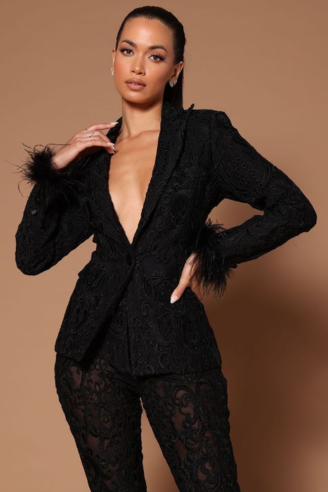 Blazer Outfit, Feather Trim, Black Feathers, Blazer Outfits, Luxe Fashion, Black Blazers, Fashion Classy, Deep V Neck, Deep V