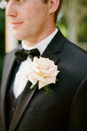 Pink rose boutonniere | photography by http://michellecrossphotography.com/ Mens Boutineers Wedding, Gardenia Boutonniere, Gardenia Bouquet, Gardenia Wedding, Boutonniere Ideas, Casual Bridesmaid, Flower Girl Wreaths, Groom's Boutonniere, Succulent Bouquet Wedding