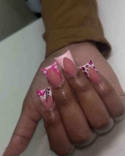 Broward county, FL🌺 on Instagram: "All the pink on pinks sets I’ve been doing lately 😻 #pinknails #explorerpage #954naiktech #browardnailtech" Duck Tip Nails, Extra Nails, Back To School Nails, Duck Nails, Different Nail Designs, Colored Acrylic Nails, School Nails, Broward County, Unique Acrylic Nails