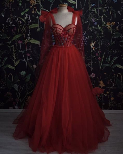 la femme dans l’art on Twitter: "red velvet cake dress by chotronette… " Red Velvet Prom Dress, Musa Aesthetic, Chotronette Dresses, Red Tulle Prom Dress, Gaun Abad Pertengahan, Field Of Poppies, Velvet Prom Dress, Haine Diy, Corset Skirt