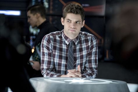 Jeremy Jordan Supergirl, Winn Schott, Supergirl Characters, Jeremy Jordan, Anti Aging Eye Serum, Supergirl 2015, Favorite Tv Characters, Superman Lois, Supergirl And Flash