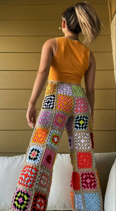 Crochet Bottoms, Stile Hip Hop, Crochet Pants, Mode Crochet, Crochet Clothes For Women, Kleidung Diy, Crochet Fashion Patterns, Stil Inspiration, Diy Crochet Projects