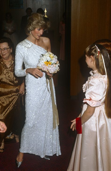 Princess Diana Wedding, Vogue British, Diana Wedding, Princess Diana Fashion, Princess Meghan, Princess Diana Photos, Diana Princess Of Wales, Diana Fashion, My Princess