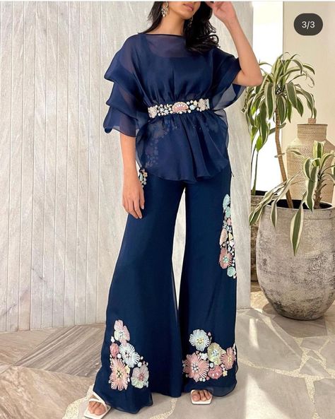 Trendy Outfits Indian, Maxi Dress Designs, Traditional Indian Dress, Style Guru, Indian Dresses Traditional, Traditional Indian Outfits, Trendy Dress Outfits, Beach Getaway, Designer Party Wear Dresses