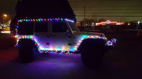 Christmas Lights On Jeep Wrangler, Decorating Jeep For Christmas, Jeeps Decorated For Christmas, Jeep Christmas Lights, Christmas Jeep Wrangler, Jeep Decorations For Christmas, Decorate Car For Christmas, Jeep Wreaths, Jeep Wrangler Christmas Decorations