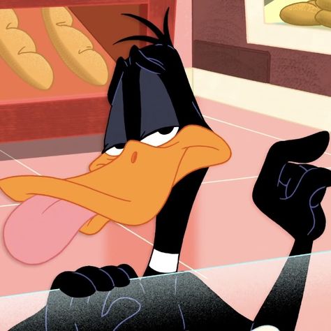 Daffy Duck Looney Tunes Show, Daffy Duck Aesthetic, Daphy Duck, Daffy Duck Wallpapers, Daffy Duck Pfp, Duck Pfp, The Looney Tunes Show, Duffy Duck, Louie Duck