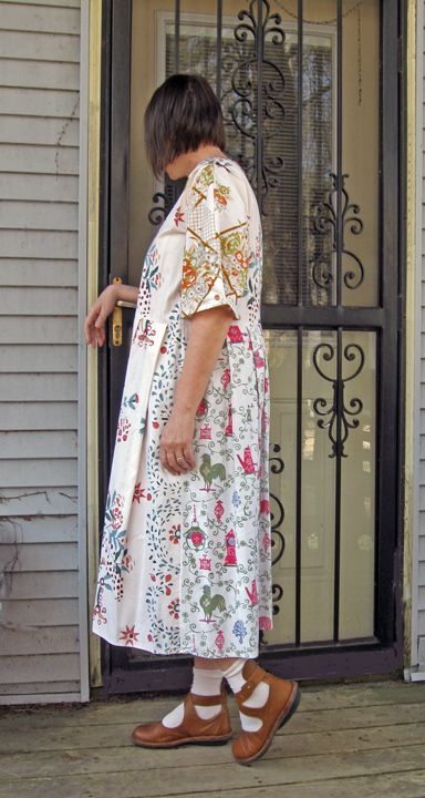 Project Minima: You Can't Keep a Tablecloth Dress Down... Old Lady Outfit, Hobbit Clothes, Tablecloth Dress, Remake Clothes, Vintage Upcycling, Tina Givens, Lady Outfit, Make Dress, Recycled Clothes