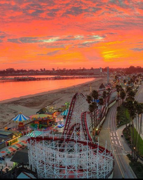 Santa Cruz Beach, Boardwalk and Wharf - taken in February 2019 (Levy Media Works) not mine Santa Cruz Boardwalk, Where Is Bora Bora, Beautiful Beaches Paradise, Santa Cruz Beach Boardwalk, Lanai Island, Best Island Vacation, Santa Cruz Beach, Beach Pink, Santa Cruz California