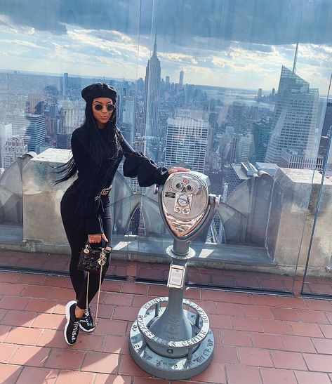 There’s nothing you can’t do Black Beret Hat Outfit, Beret Outfit Black Woman, Outfit With Beret, Beret Hat Outfit, Beret Outfits, Teaira Walker, Beret Outfit, Winter Vacation Outfits, Beret Fashion