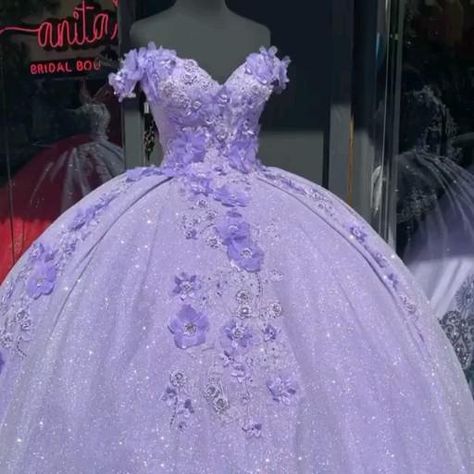 Butterfly Quince Dress, Light Purple Quinceanera Dresses, Lavender Quinceanera Dresses, Lavender Quinceanera, Silk Maison, Quince Dresses Purple, Xv Dresses, Purple Quinceanera Dresses, Purple Quince