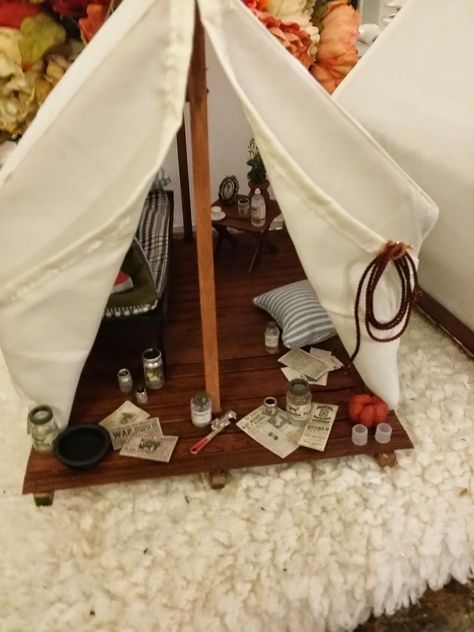 Miniature Camping, Camp Tent, Camping Scene, Items To Sell, Miniature Items, Tiny Camper, Camp Site, Miniature Rooms, Miniature Diy