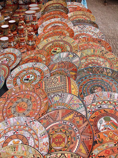 .peruvian pottery Peruvian Culture Aesthetic, Peruvian Architecture, Peru Textiles, Peruvian Decor, Peruvian Pottery, Peruvian Culture, Peruvian Restaurant, Brazilian Art, Peruvian Art