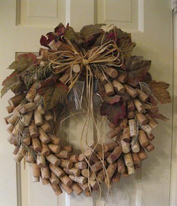 30 Ideas Para Decorar En Navidad Con Corchos - Ideas Verdes Cork Crafts Christmas, Wine Cork Wreath, Making Wreaths, Wine Cork Diy Crafts, Wine Cork Projects, Cork Wreath, Cork Crafts Diy, Wine Cork Diy, Wine Cork Art