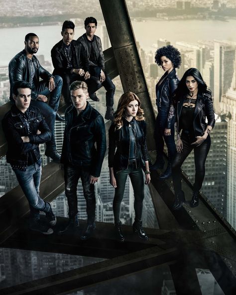 Shadowhunters, A Photo