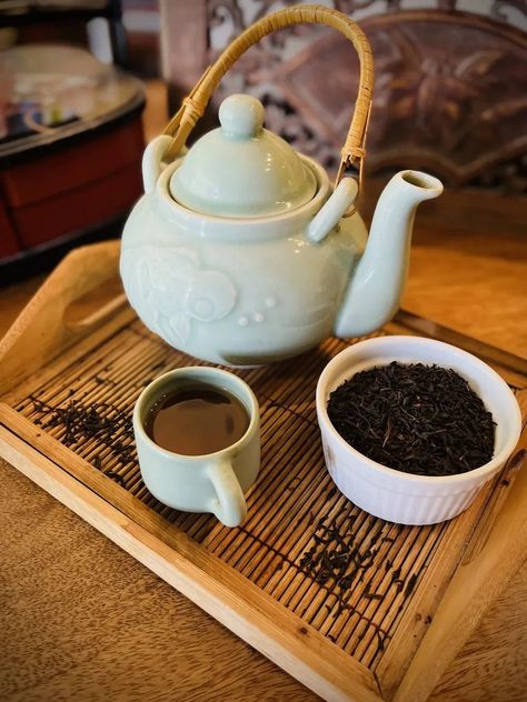 Lapsang Souchong captures the smoky essence of a campfire in a teacup | The Seattle Times Lapsang Souchong Tea, Lapsang Souchong, Smoked Food Recipes, Tv On The Radio, Black Tea, Campfire, Green Tea, A Black, Seattle