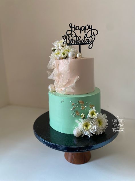 Fresh Flower Cake, Simple Cake Designs, Simple Cake, Fresh Flower, Easy Cake, Flower Cake, Fresh Flowers, Cake, Flowers