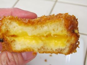 Cheese Frenchee Recipe, Cheesy Dishes, Fresh Basil Recipes, Yummy Sandwiches, Cobbler Topping, Treats Recipes, Deep Fry, Incredible Edibles, Main Dish Salads